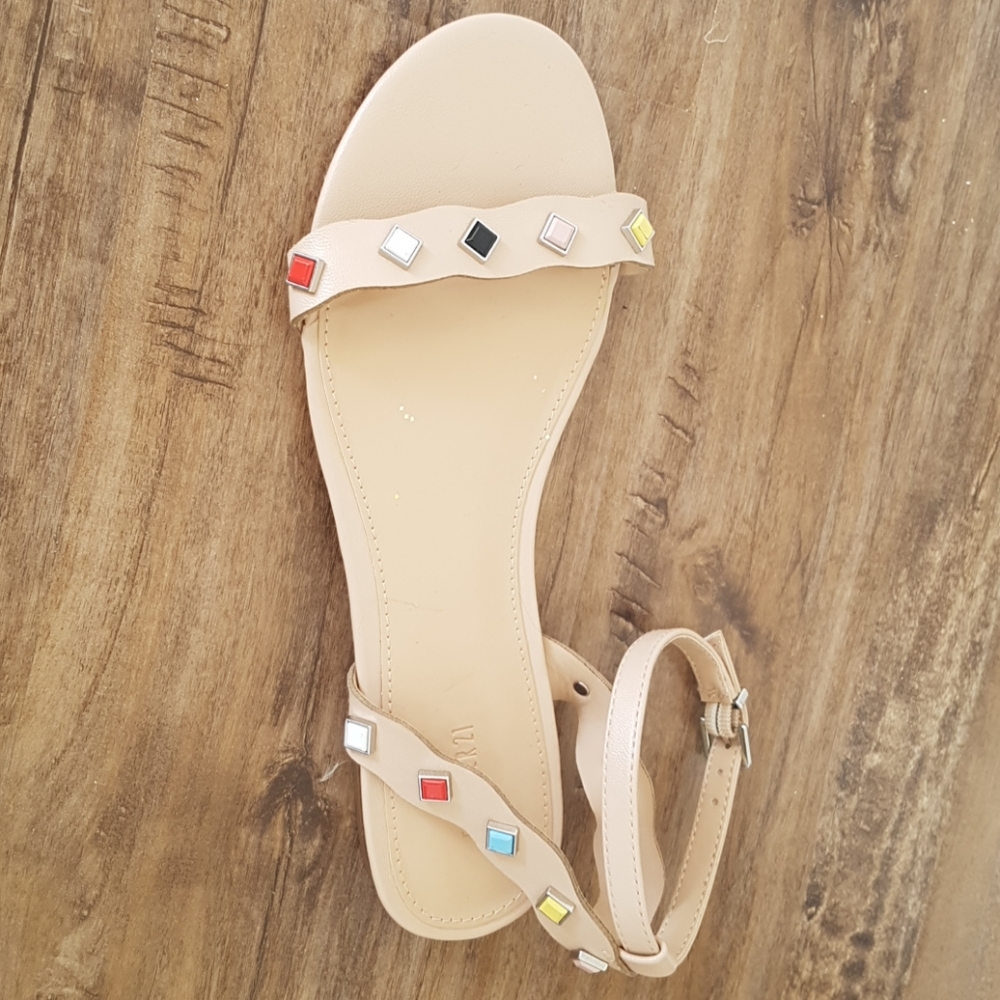 Sandals in excellent condition ! NEW - Picture 3 of 3